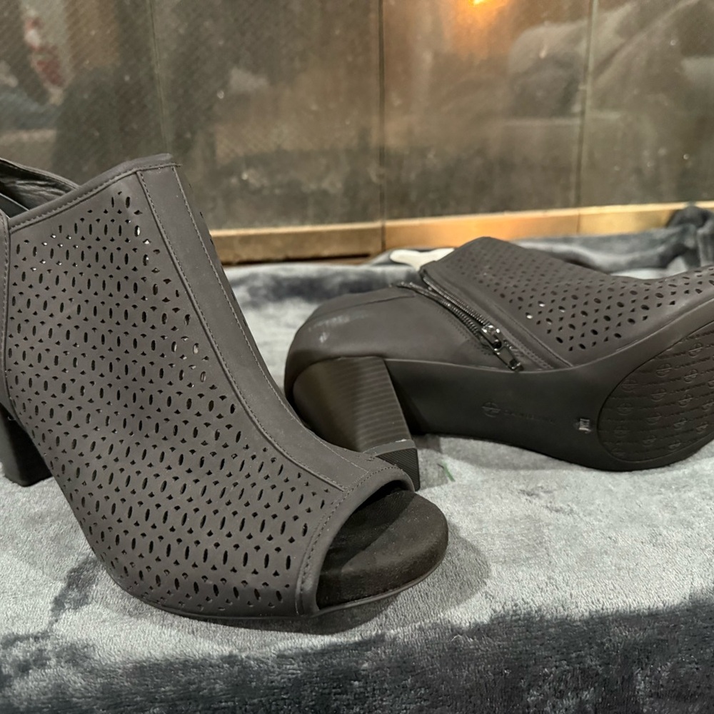 Giani Bernini Black Peep-Toe Heeled Boots